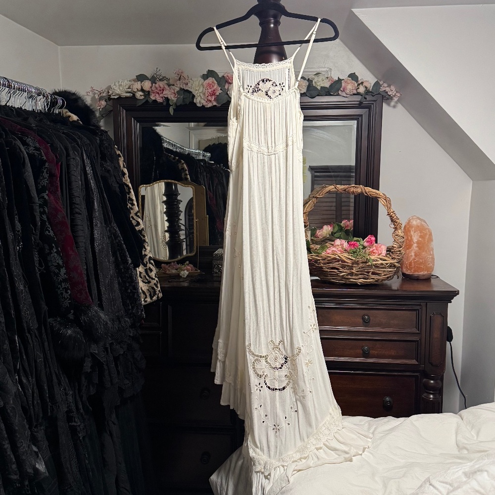 Spell Gown White Cream xs - Picture 11 of 15